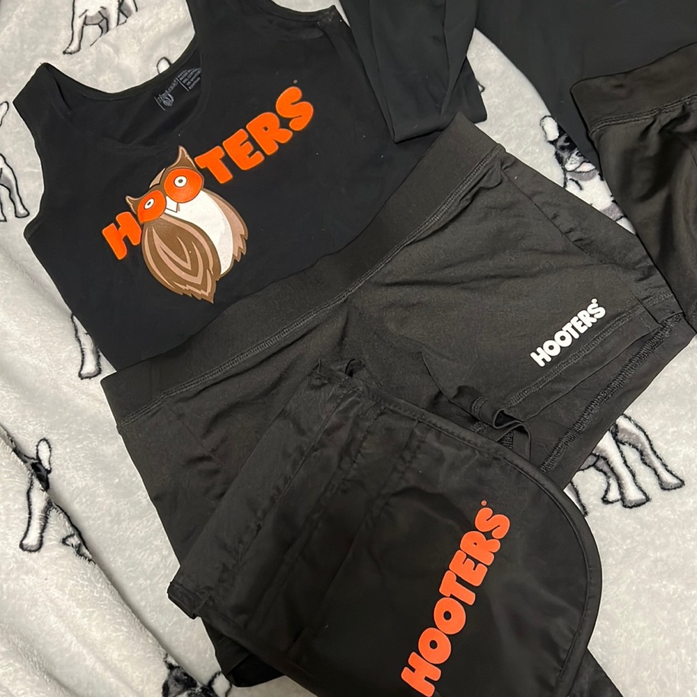 HOOTERS GIRL OUTFIT